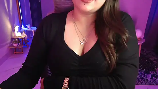 Snapshot of Mitikaa chatting on 11/01/25, 02:08 Mitikaa online show from 11/01/25, 02:08