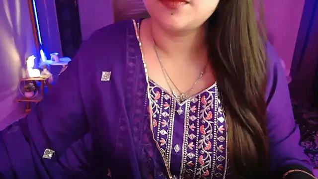 Snapshot of Mitikaa chatting on 11/03/25, 02:18 Mitikaa online show from 11/03/25, 02:18