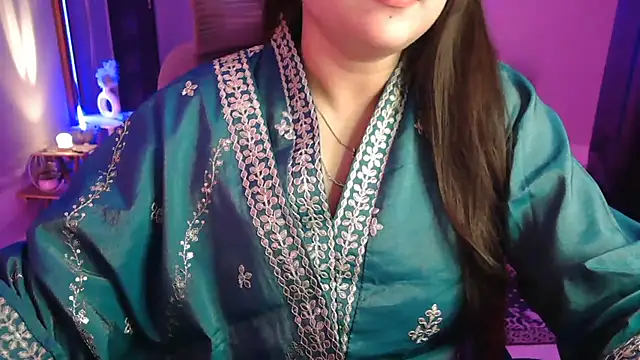 Snapshot of Mitikaa chatting on 11/07/25, 01:55 Mitikaa online show from 11/07/25, 01:55