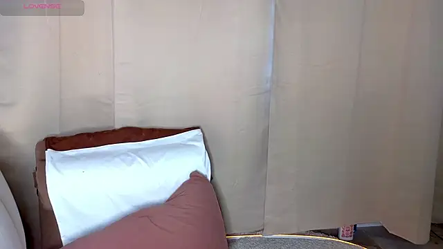 emilytrays online show from 04/16/26, 04:24