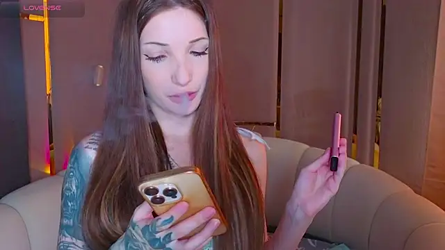 Snapshot of emilytrays chatting on 07/17/26, 02:56 emilytrays online show from 07/17/26, 02:56