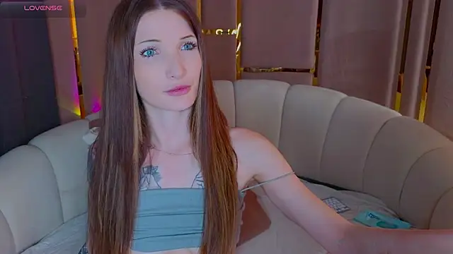 Snapshot of emilytrays chatting on 07/30/26, 01:43 emilytrays online show from 07/30/26, 01:43