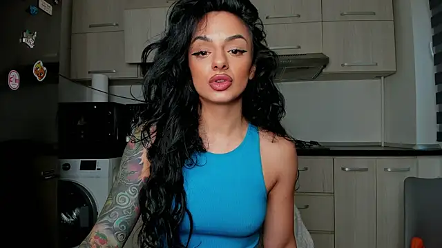 Snapshot of NNNoire chatting on 01/25/25, 08:10 NNNoire online show from 01/25/25, 08:10