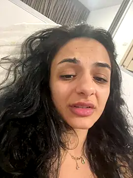 Snapshot of NNNoire chatting on 10/26/25, 08:15 NNNoire online show from 10/26/25, 08:15