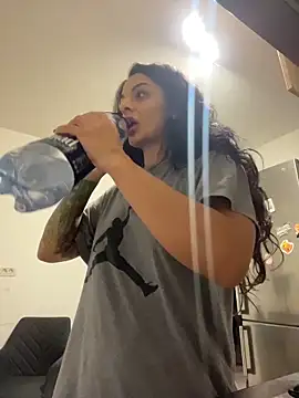 Snapshot of NNNoire chatting on 11/09/25, 02:48 NNNoire online show from 11/09/25, 02:48