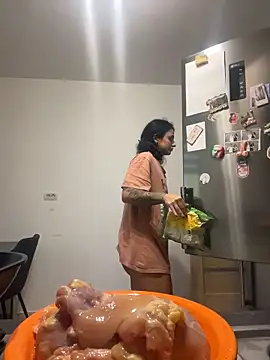 Snapshot of NNNoire chatting on 11/16/25, 12:00 NNNoire online show from 11/16/25, 12:00