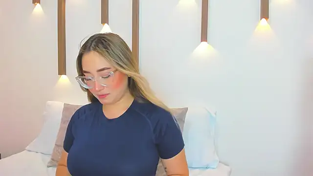 Snapshot of antonella_cutie_ chatting on 03/10/25, 12:26 antonella cutie online show from 03/10/25, 12:26