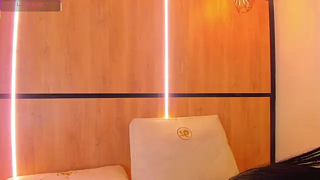 ashlyn parker online show from 11/25/25, 08:09