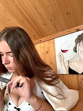 mewKate online show from 10/08/25, 11:08