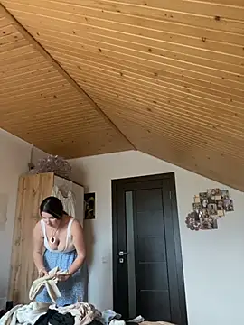 mewKate online show from 05/11/26, 04:37