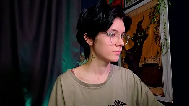 Snapshot of Hyeon_Jin chatting on 01/04/25, 09:31 Hyeon Jin online show from 01/04/25, 09:31