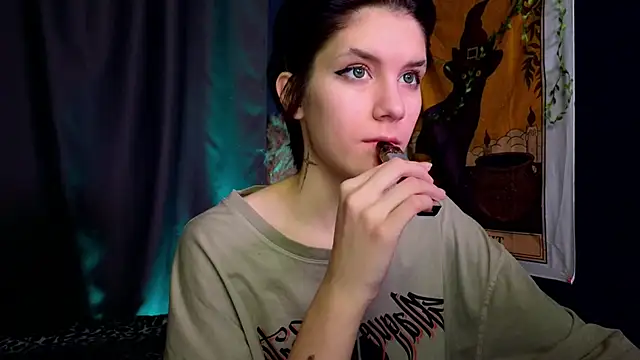 Snapshot of Hyeon_Jin chatting on 01/05/25, 01:24 Hyeon Jin online show from 01/05/25, 01:24