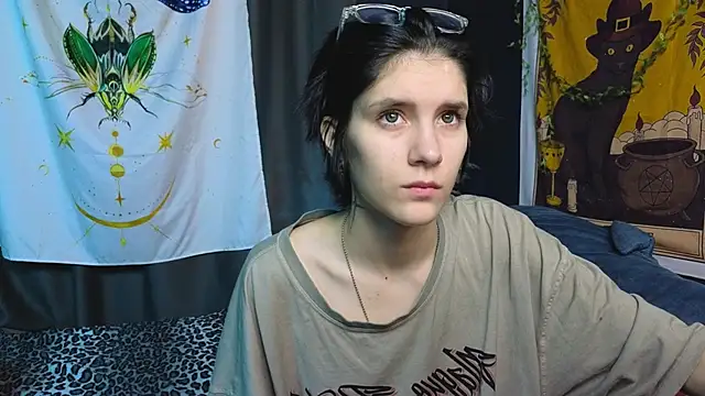 Snapshot of Hyeon_Jin chatting on 01/18/25, 09:02 Hyeon Jin online show from 01/18/25, 09:02