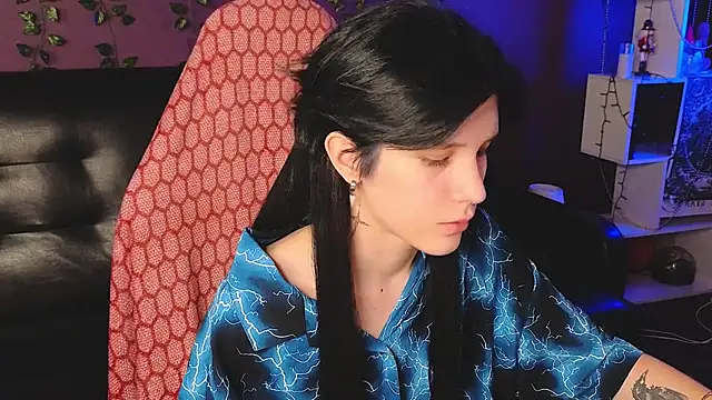 Snapshot of Hyeon_Jin chatting on 02/13/25, 01:40 Hyeon Jin online show from 02/13/25, 01:40