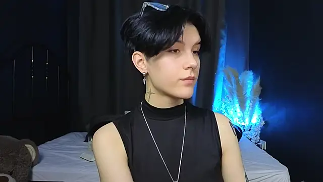 Snapshot of Hyeon_Jin chatting on 03/12/25, 04:56 Hyeon Jin online show from 03/12/25, 04:56