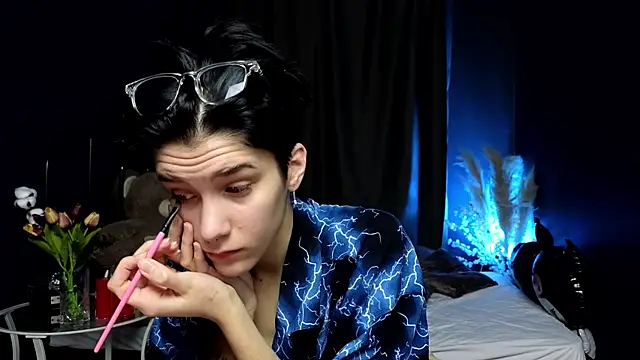 Snapshot of Hyeon_Jin chatting on 03/16/25, 10:11 Hyeon Jin online show from 03/16/25, 10:11