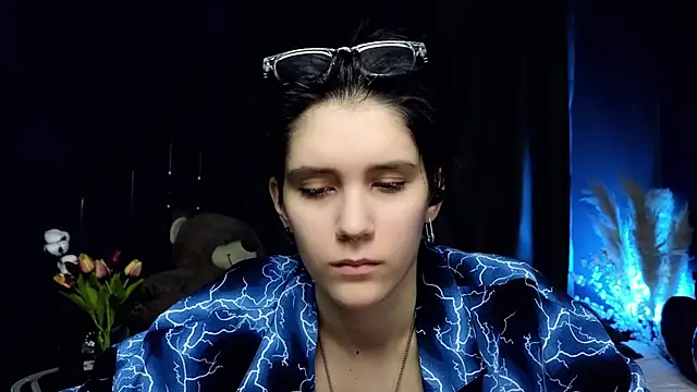 Snapshot of Hyeon_Jin chatting on 03/16/25, 07:27 Hyeon Jin online show from 03/16/25, 07:27