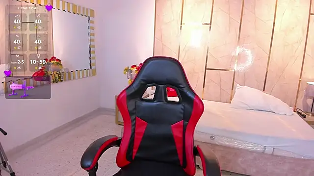 Snapshot of TylerBloom chatting on 12/02/25, 02:01 TylerBloom online show from 12/02/25, 02:01