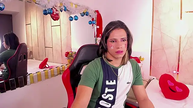 Snapshot of TylerBloom chatting on 12/15/25, 12:53 TylerBloom online show from 12/15/25, 12:53