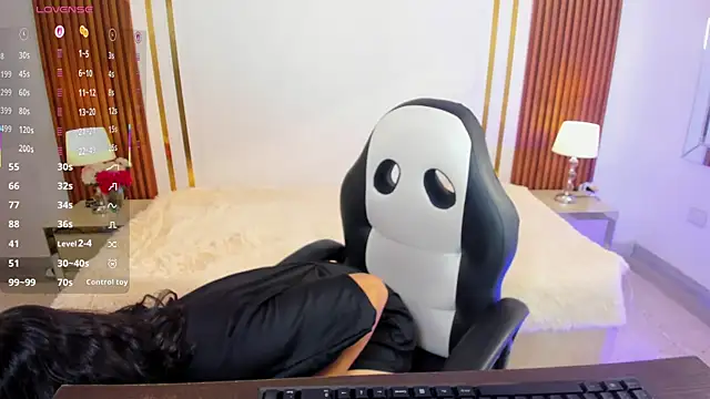 TylerBloom online show from 04/26/26, 03:37