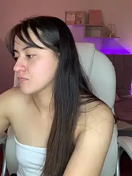 Snapshot of Camila_pinkk chatting on 01/28/25, 04:19 Camila pinkk online show from 01/28/25, 04:19