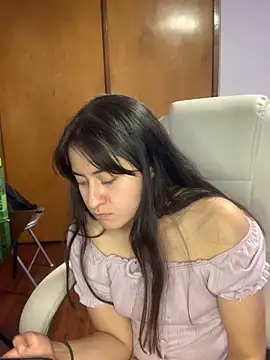 Snapshot of Camila_pinkk chatting on 02/13/25, 08:55 Camila pinkk online show from 02/13/25, 08:55