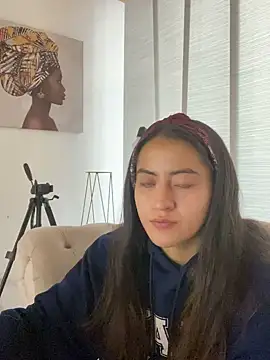 Snapshot of Camila_pinkk chatting on 02/23/25, 02:04 Camila pinkk online show from 02/23/25, 02:04