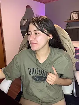 Snapshot of Camila_pinkk chatting on 02/28/25, 11:01 Camila pinkk online show from 02/28/25, 11:01