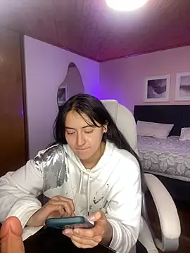 Snapshot of Camila_pinkk chatting on 03/08/25, 05:22 Camila pinkk online show from 03/08/25, 05:22