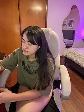 Snapshot of Camila_pinkk chatting on 03/15/25, 05:37 Camila pinkk online show from 03/15/25, 05:37