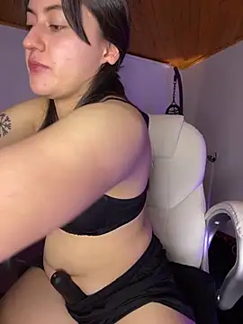 Snapshot of Camila_pinkk chatting on 09/30/25, 04:56 Camila pinkk online show from 09/30/25, 04:56