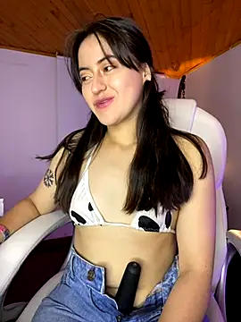 Snapshot of Camila_pinkk chatting on 10/10/25, 03:44 Camila pinkk online show from 10/10/25, 03:44