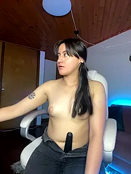 Snapshot of Camila_pinkk chatting on 10/14/25, 06:31 Camila pinkk online show from 10/14/25, 06:31