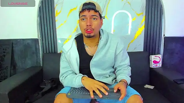 EnriquevillaF online show from 10/04/25, 11:19