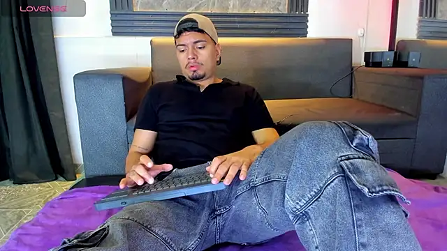 EnriquevillaF online show from 10/12/25, 12:59