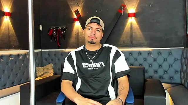 EnriquevillaF online show from 10/15/25, 11:43