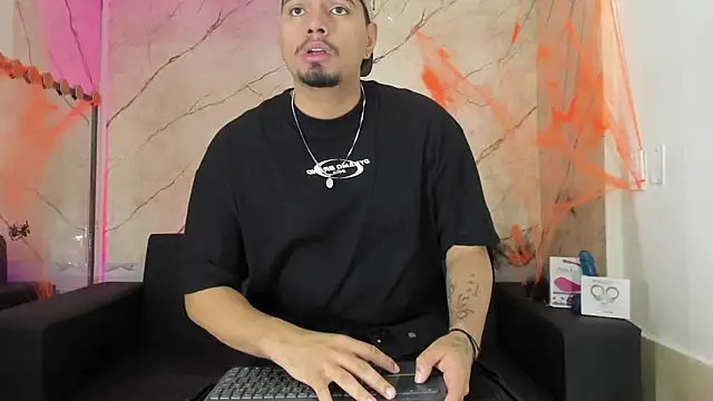EnriquevillaF online show from 10/22/25, 12:49
