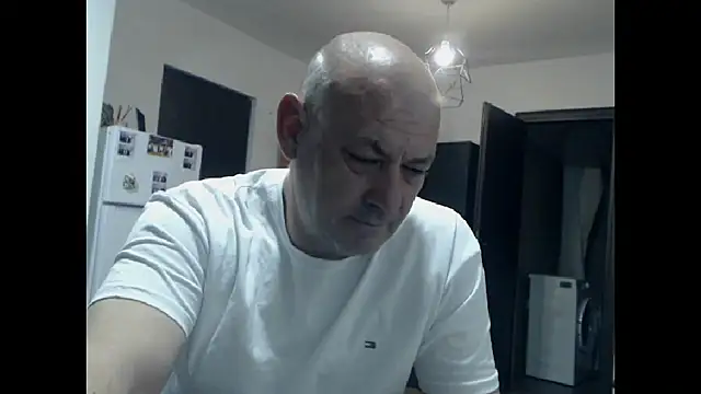 adryanyou46 online show from 04/24/26, 07:38