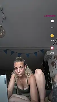 thefrenchkiss25 online show from 04/26/26, 06:16