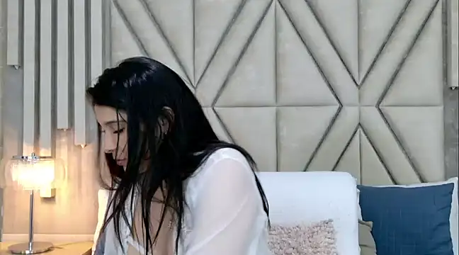 MilaRux online show from 01/29/25, 12:22