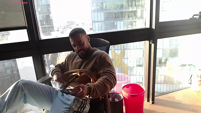 Snapshot of todddantes25 chatting on 02/01/25, 05:18 todddantes25 online show from 02/01/25, 05:18