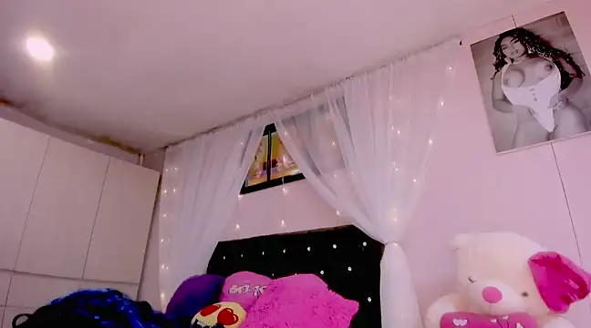 Snapshot of Aliana_Ross chatting on 03/01/25, 11:50 Aliana Ross online show from 03/01/25, 11:50