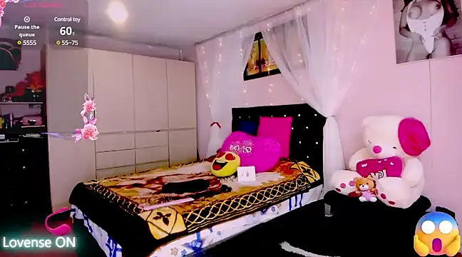 Snapshot of Aliana_Ross chatting on 03/08/25, 11:58 Aliana Ross online show from 03/08/25, 11:58