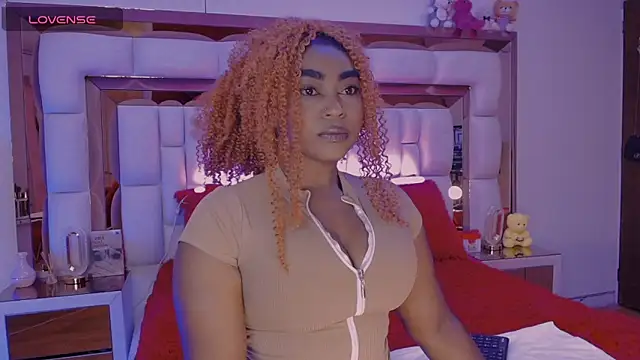 Snapshot of Aliana_Ross chatting on 09/24/25, 08:17 Aliana Ross online show from 09/24/25, 08:17