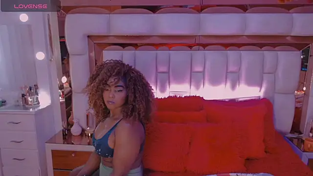 Aliana Ross online show from 11/19/25, 08:25