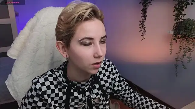 Aurora First online show from 02/09/25, 02:50