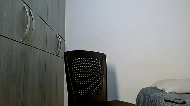 lonelydick2002 online show from 10/29/25, 10:28