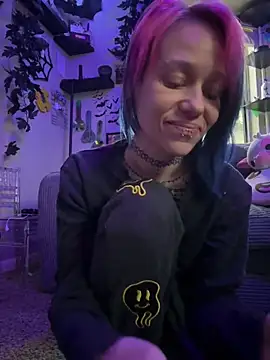Snapshot of trashbrat chatting on 05/01/26, 11:31 trashbrat online show from 05/01/26, 11:31