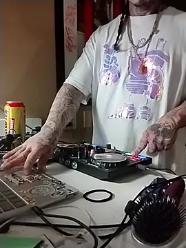 justthetip4209 online show from 03/18/25, 06:14