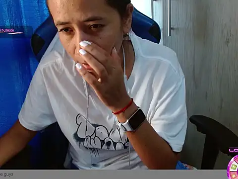 Danielagomez33 online show from 03/03/26, 01:28